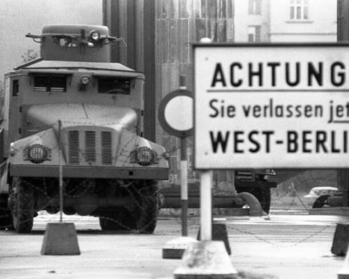 Zwischen 1949 und 1990 war Deutschland (und Berlin) in Ost und West aufgeteilt
