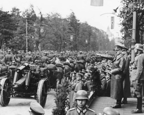 In der NS-Zeit (1933-1945) war das Deutsche Reich ein diktatorischer Führerstaat