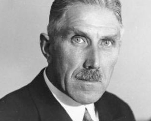 Reichskanzler Franz von Papen verhandelte 1932/33 mit Hitler über eine gemeinsame Regierungskoalition zwischen NSDAP und DNVP