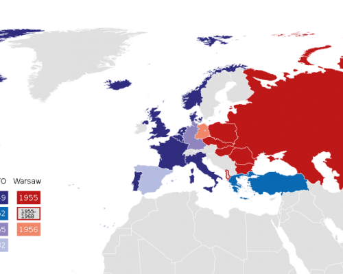 Im Kalten Krieg war die Welt aufgeteilt in einen Westblock (USA) und Ostblock (Sowjetunion). Beide Lager waren jeweils in ein Militärbündnis integriert (NATO und Warschauer Pakt)