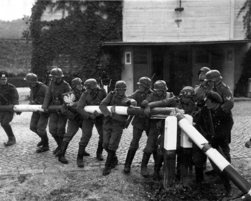 Am 1. September 1939 begann mit dem deutschen Überfall auf Polen der Zweite Weltkrieg. Das Deutsche Reich und die Sowjetunion teilten Polen in zwei Interessenssphären auf